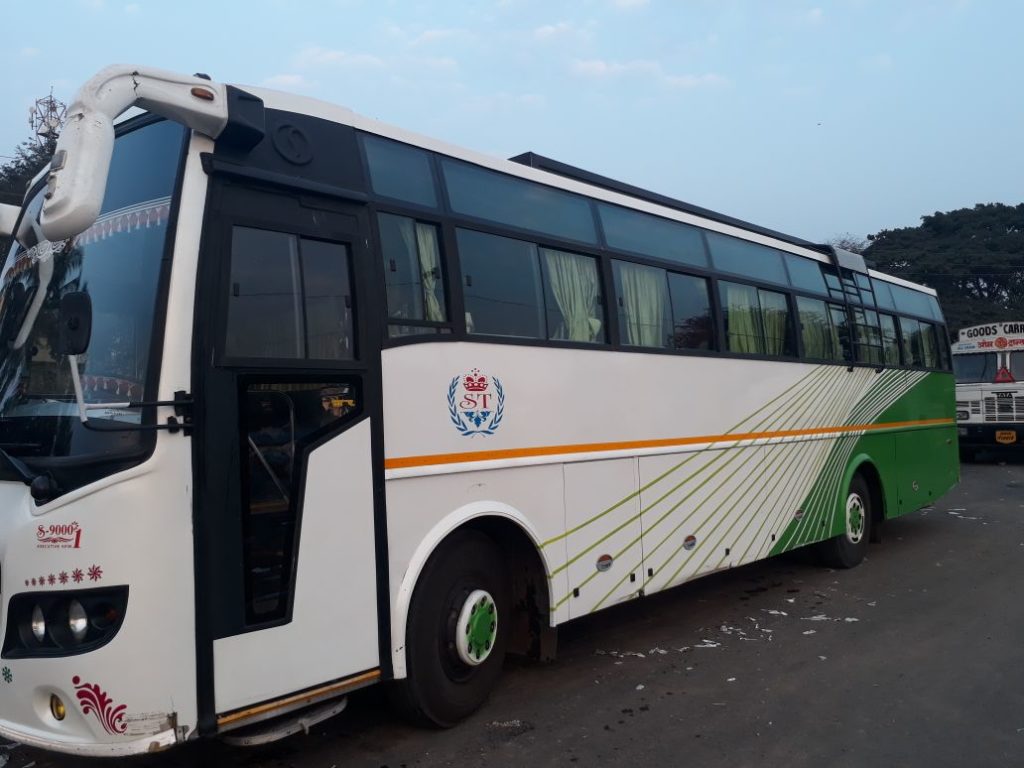 Mini Bus On Rent In Pune 17, 20, 24, 25, 27, 50 Seater
